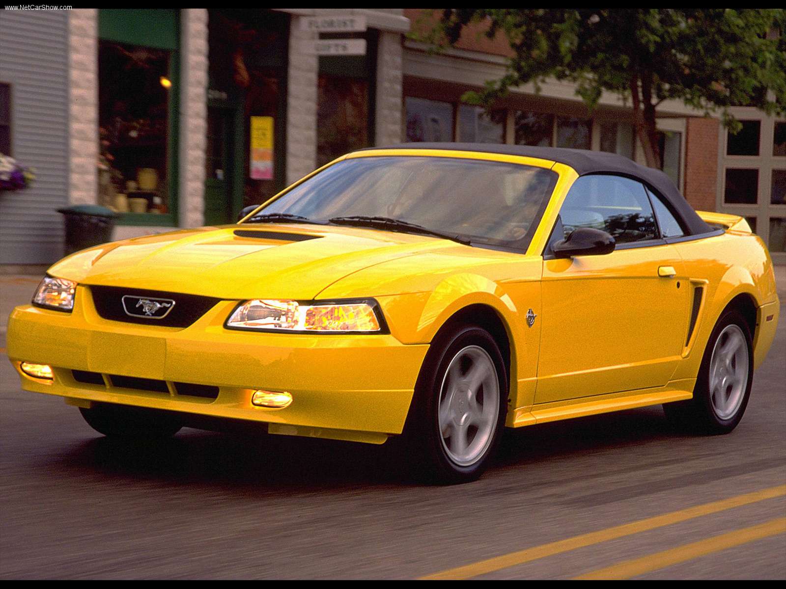 Желтое поколение. Форд Мустанг 1999. Ford Mustang 1999. Mustang gt 1999. Форд Мустанг gt 1999.